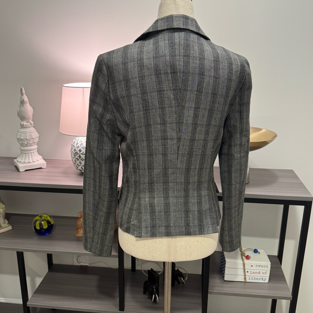 Peacebird Collection Tailored Plaid Wool-Blend Blazer – Size M - Picture 7 of 12